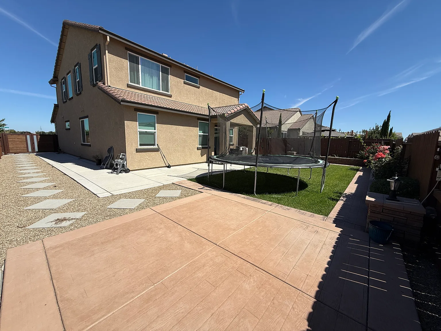 4 bed, 2463 sqft, $3,199 — Photo 3