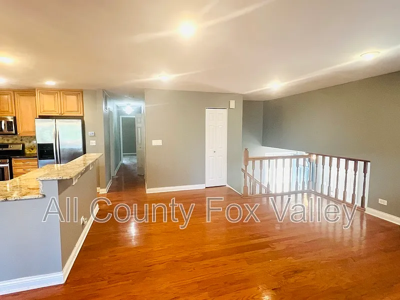 5 bed, 3.0 bath, $3,700 — Photo 4