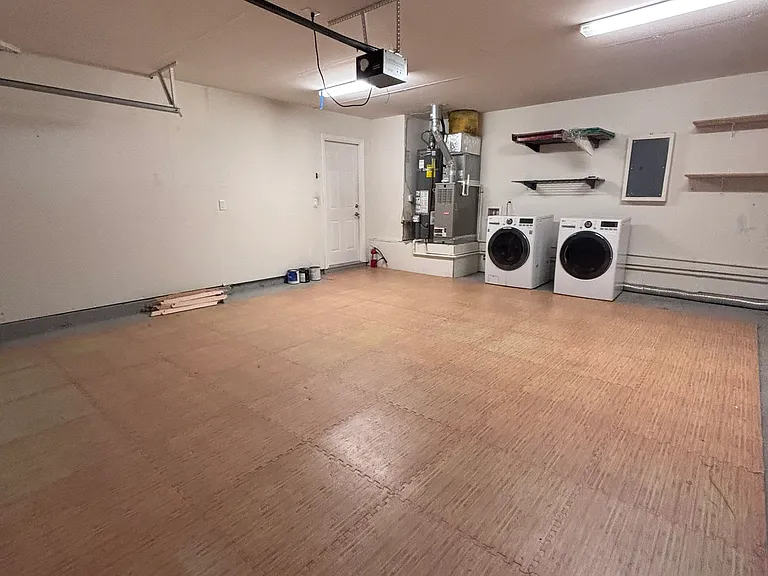 2348 Sawyer Ct — Photo 29