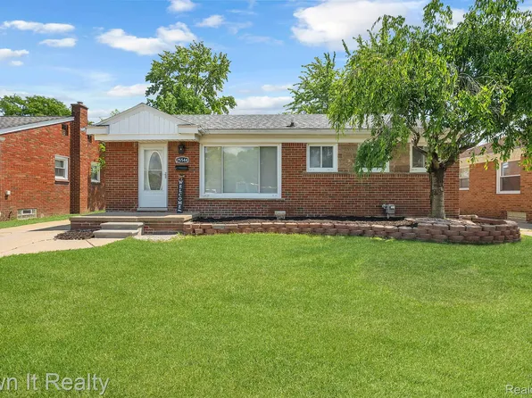 25544 Ronald St, Roseville, MI 48066
