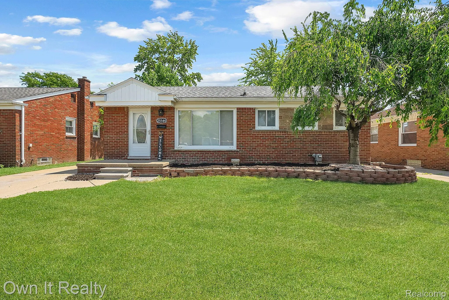 25544 Ronald St photo 1