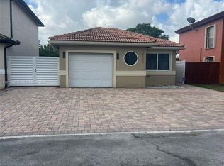 8500 NW 196th Ter, Hialeah, FL 33015