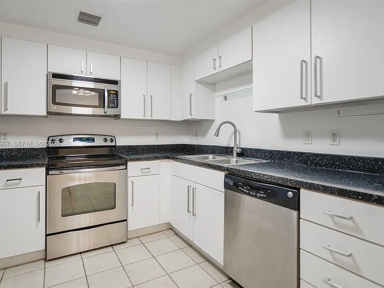 1250 S Miami Ave #1906 — Photo 13