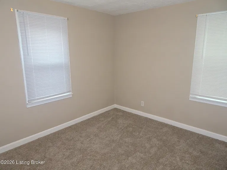 226 Downes Ln — Photo 7