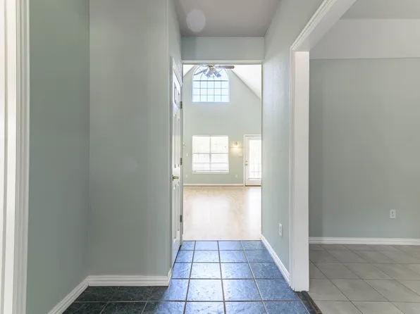 9009 Ravenswood Rd, Granbury, TX 76049