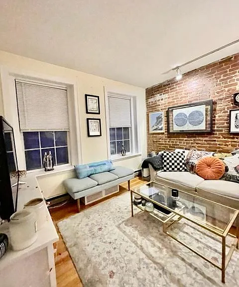 88 W Cedar St #8 — Photo 1