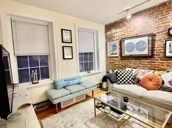 86 W Cedar St #8, Boston, MA 02114