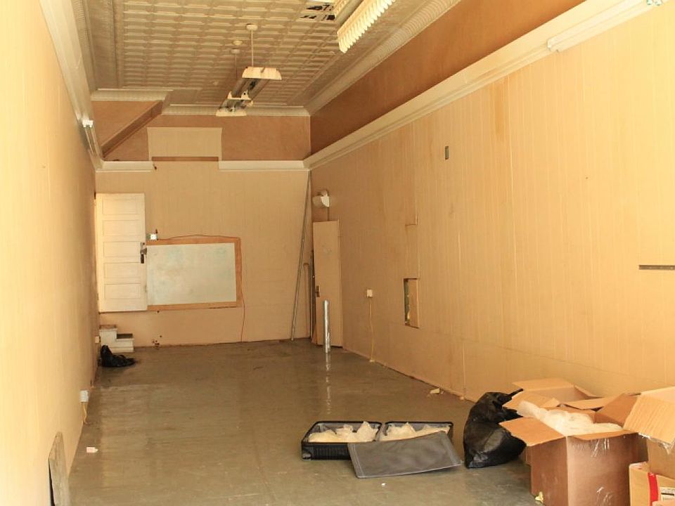 2nd image of 419 Main St