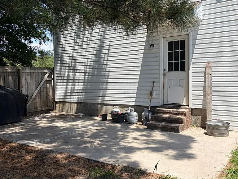107 Cockle Shell Rd — Photo 35