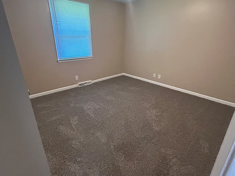 208 Dana Ct — Photo 6