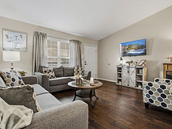 4th image of 2743 Colonial Dr APT 205