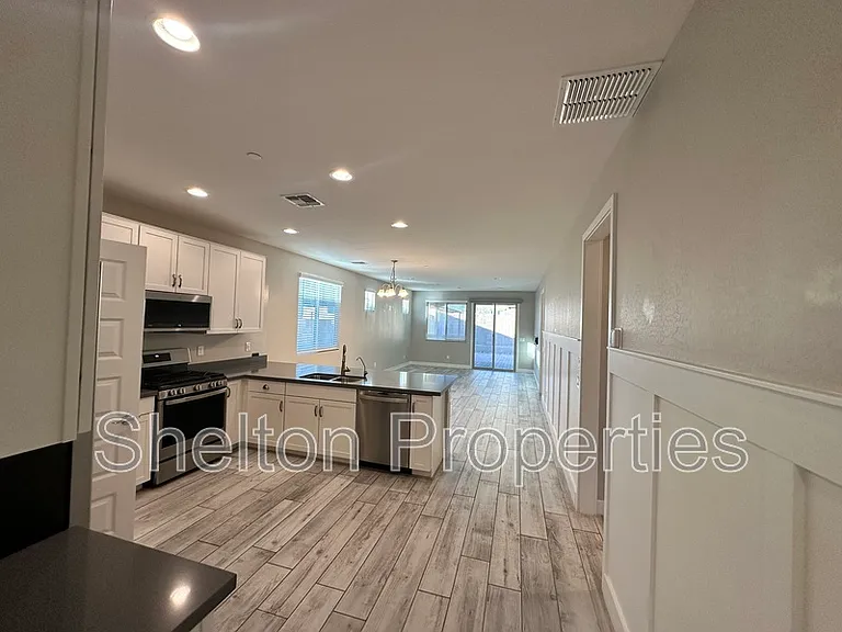 13180 W Cliffrose Rd — Photo 4