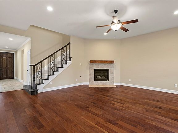 4th image of 1031 Enchanted Rock Dr