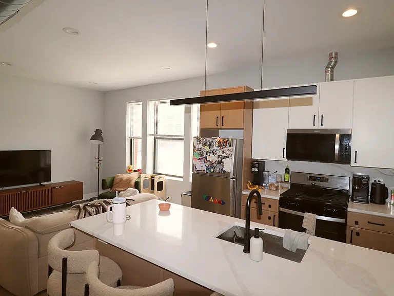 2401 N Kedzie Blvd #1 — Photo 17