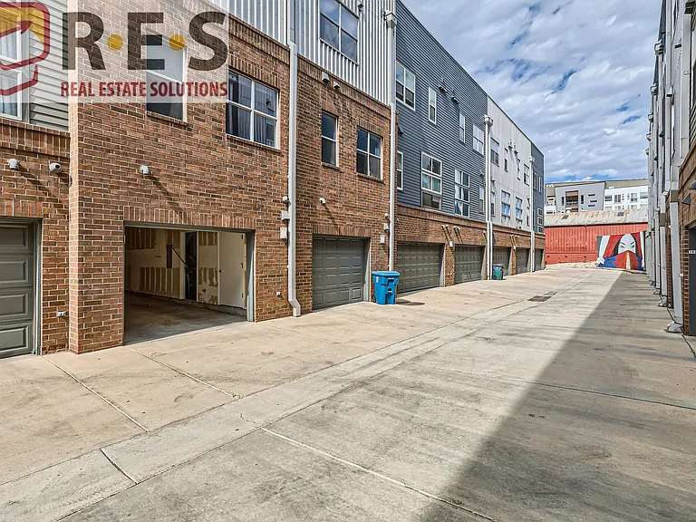 2708 Blake St — Photo 28