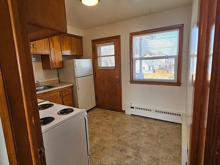 6713 W Bluemound Rd #53213-7300 — Photo 9