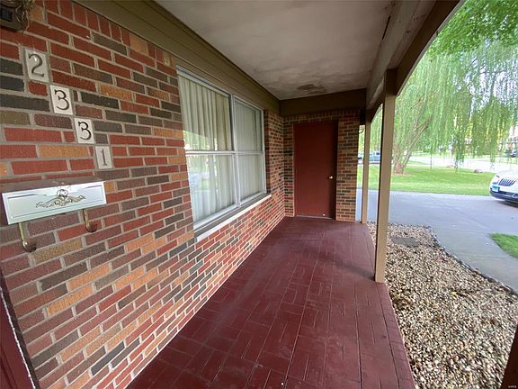 3rd image of 2331 Emert Ave
