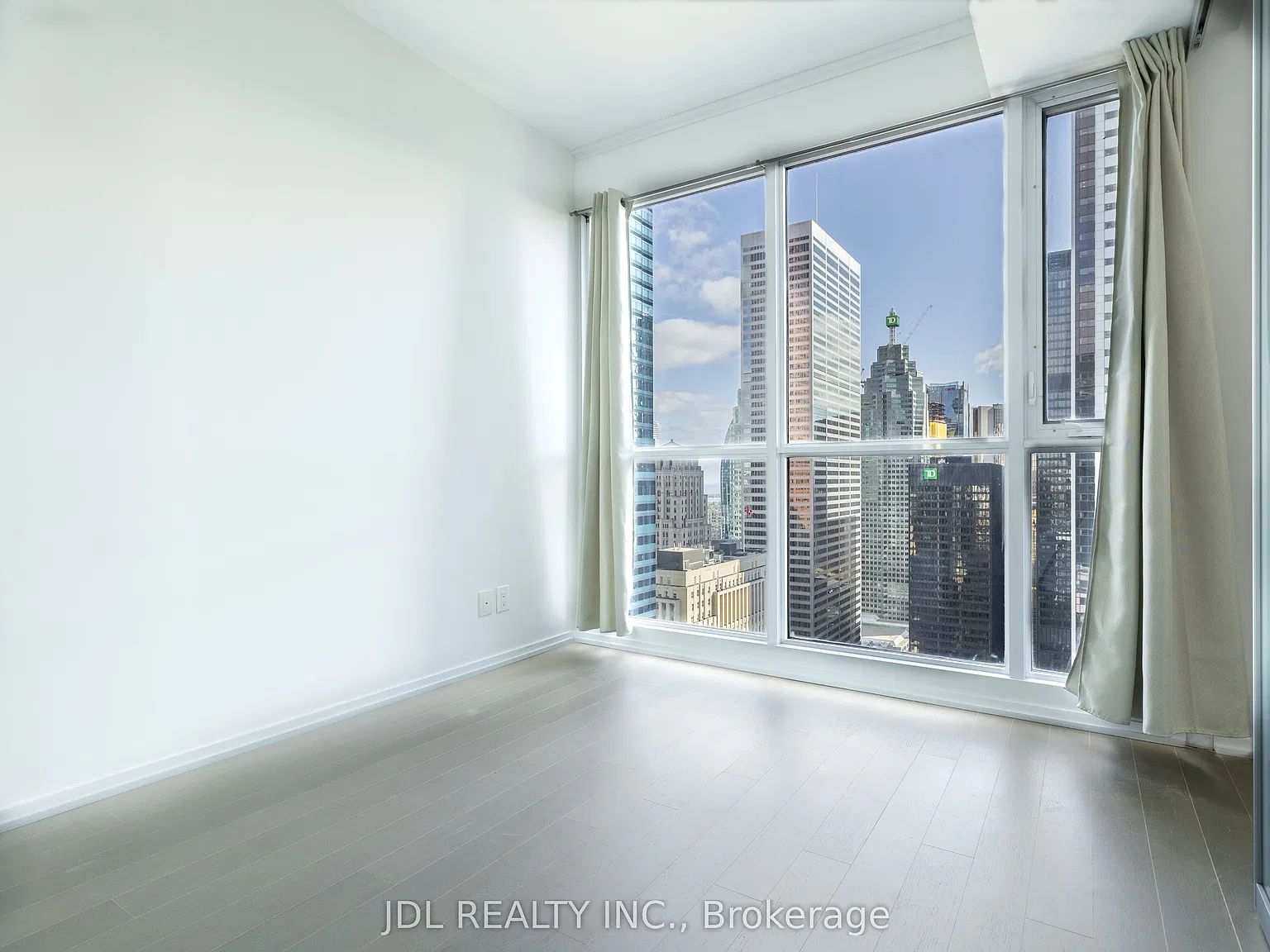 2 bed, $2,500 — Photo 4