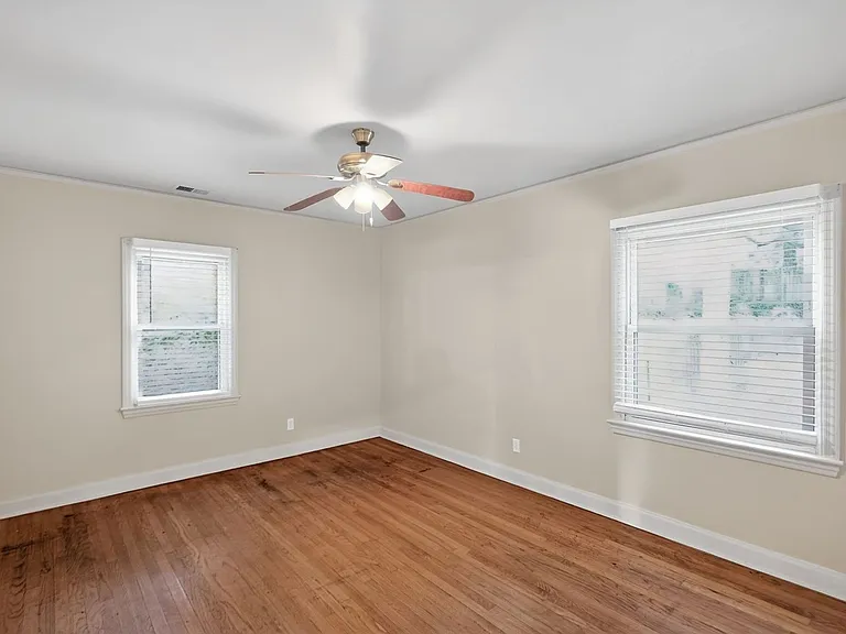 879 Sylvan Pl SW — Photo 19