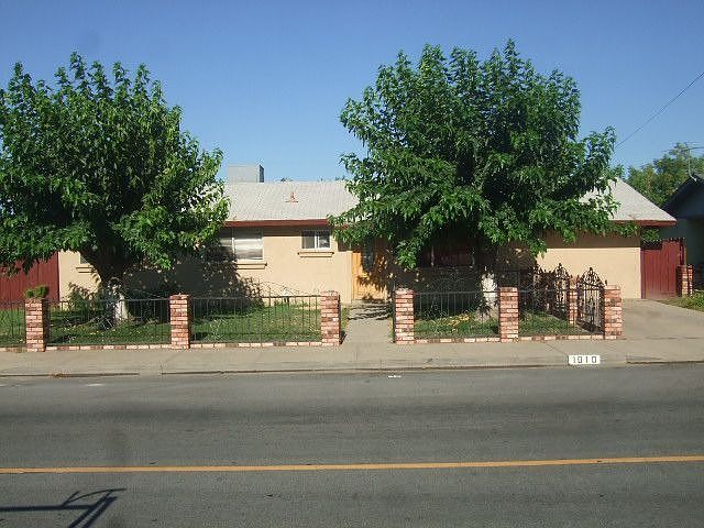 2nd image of 1010 Prusso St