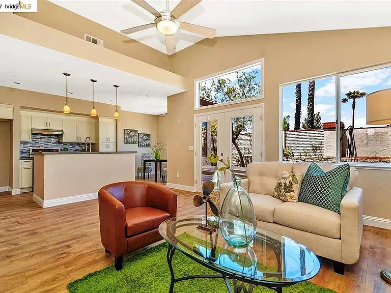 4724 Cove Ln — Photo 12