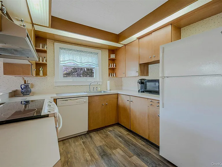 425 Old Shipyard Ln — Photo 13