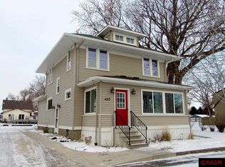 420 W 3rd St, Winthrop, MN 55396