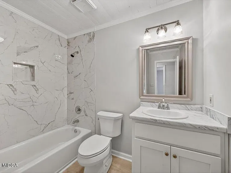 1376 Greentree Pkwy — Photo 13