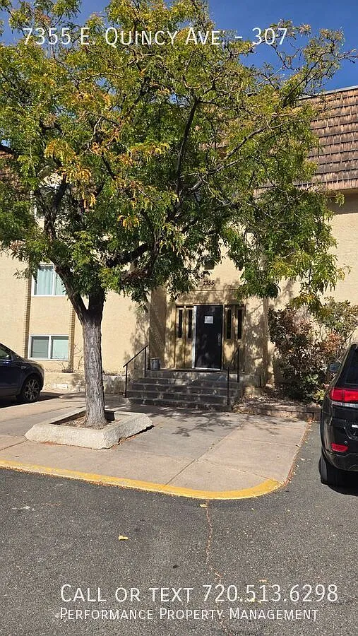 Beautiful 2-bedroom, 1.5-bathroom condo Brand new carpet and fresh paint — Photo 1