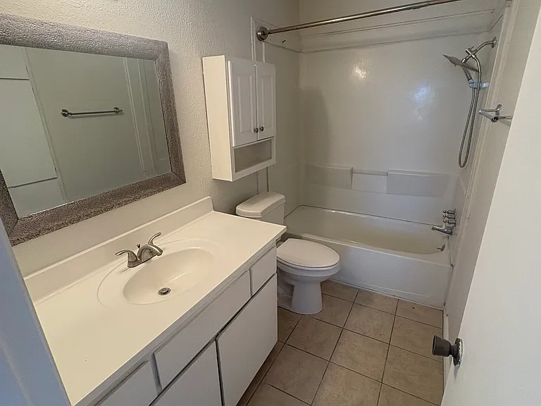 4009 Hillside Dr — Photo 16