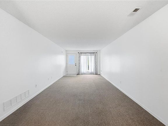 4th image of 2002 S Hummel Dr