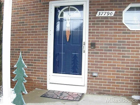 For Sale: 37790 Jefferson Ave, Harrison Twp, MI 48045