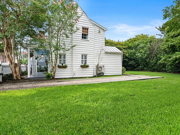 25 Sires St — Photo 8