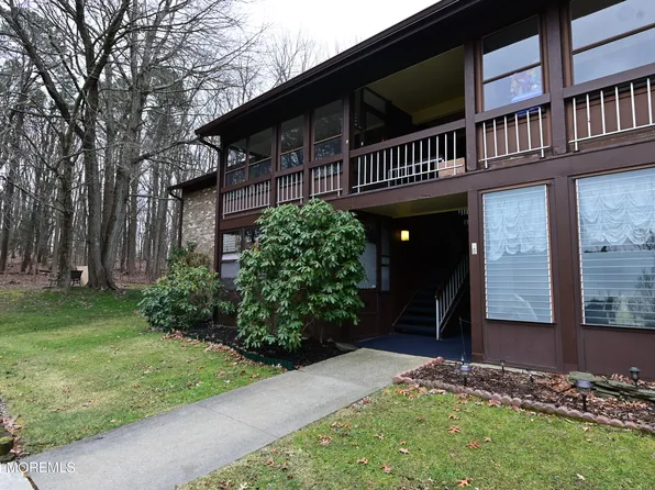 110 Amberly Drive #G, Manalapan, NJ 07726