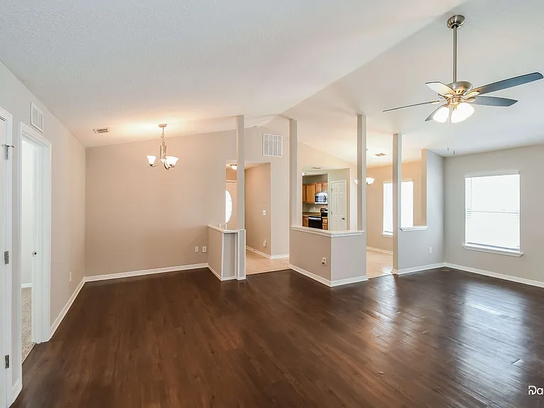 8450 Maple St — Photo 7
