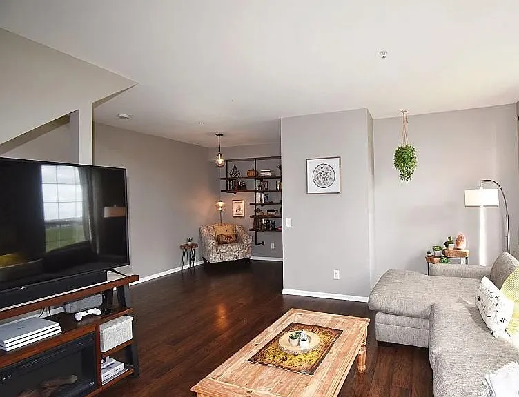 1299 Chestnut Ln — Photo 11