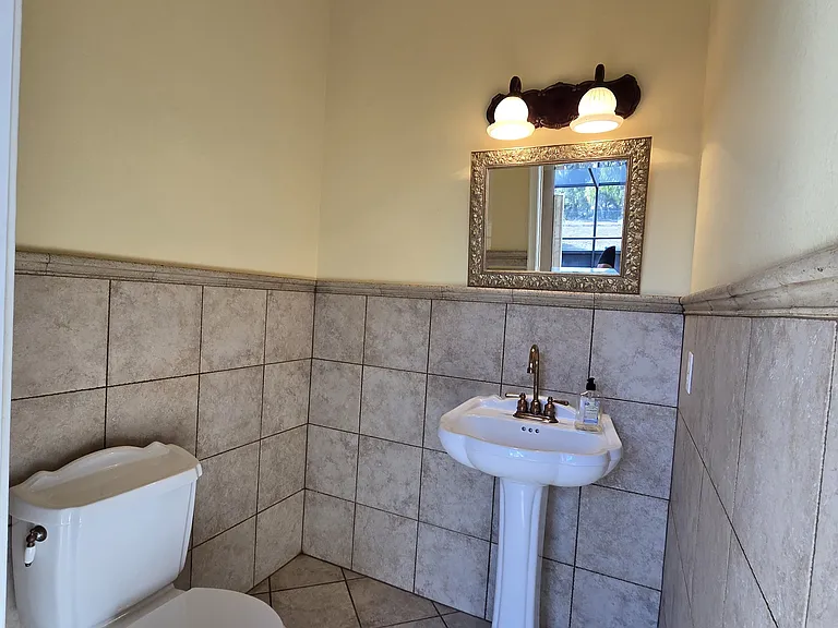 502 W Lester Rd — Photo 26