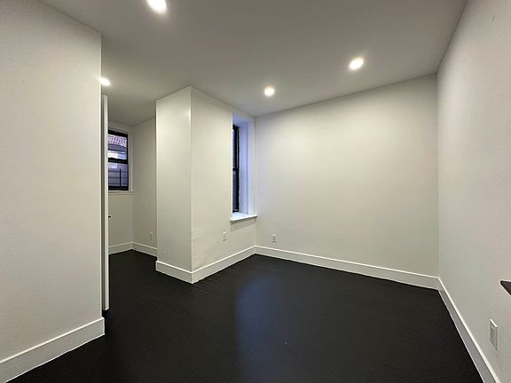 3rd image of 2116 Regent Pl #2N