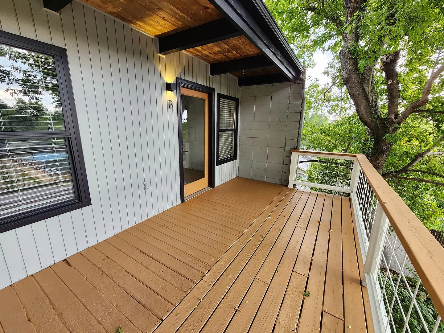 Beautifully Remodeled 2 bed 1 bath unit in West Boulder — Photo 3