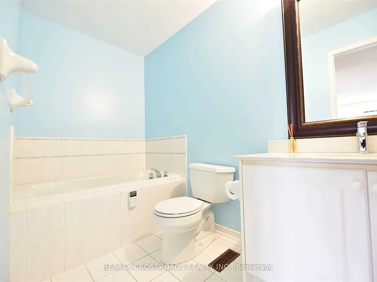 33 Holmwood St — Photo 8