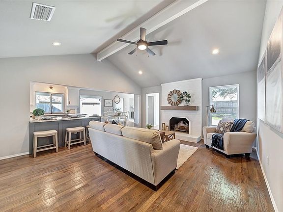 4th image of 916 Hillside Ct