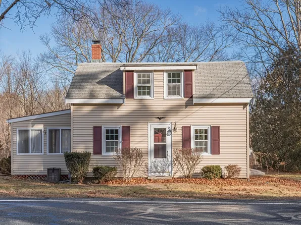 89 Forest St, Middleton, MA 01949