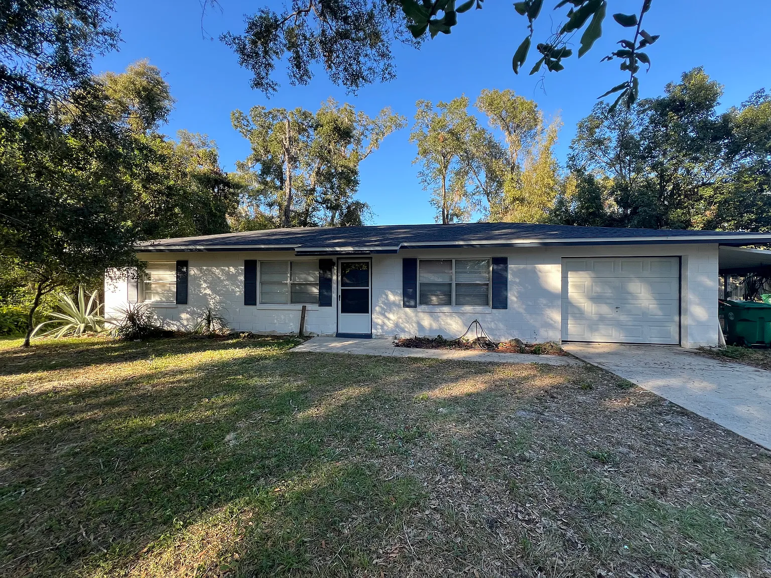 3 bed, 1118 sqft, $1,900 — Photo 1