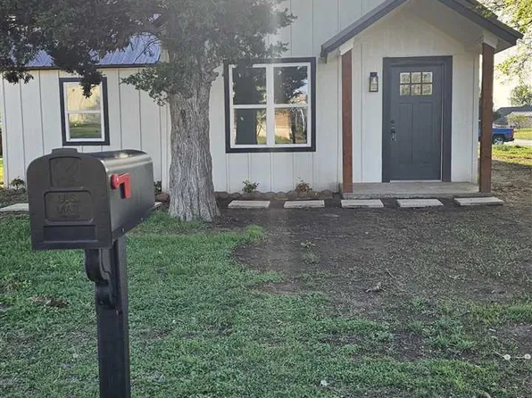 421 H St, Elgin, OK 73538