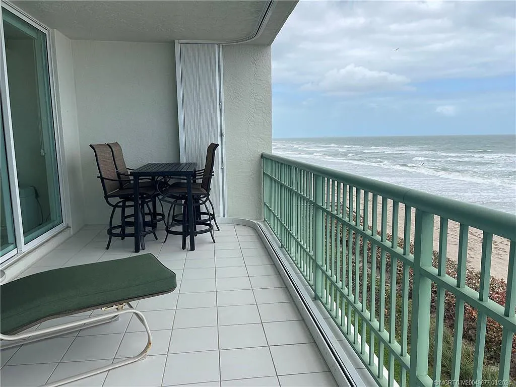 3 bed, 3.0 bath, 2263 sqft, $4,500 — Photo 4