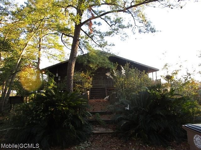 2nd image of 3613 Higgins Rd