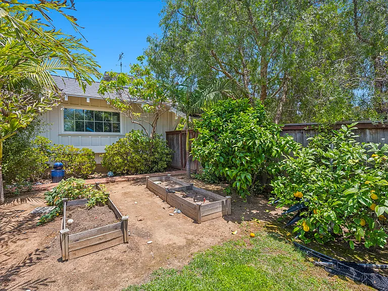 1706 Grandview St — Photo 32