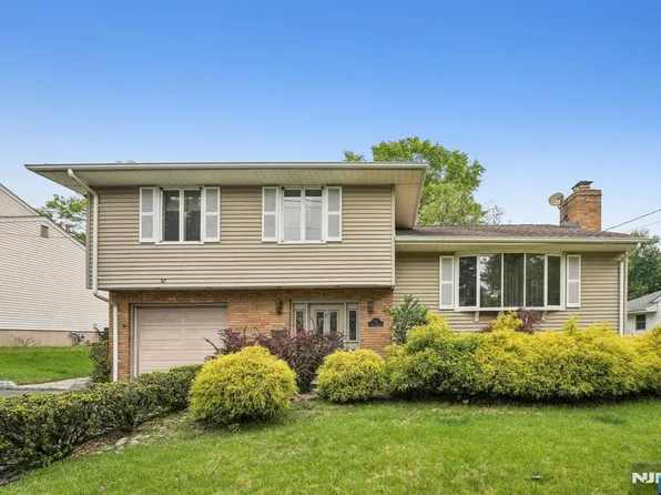 92 Broad St, Emerson, NJ 07630