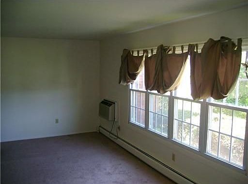 4th image of 62 Kenwood Dr #A