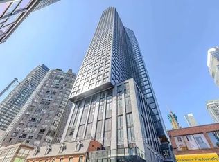 8 Wellesley St W #1609-C01, Toronto, ON M4Y 1E7